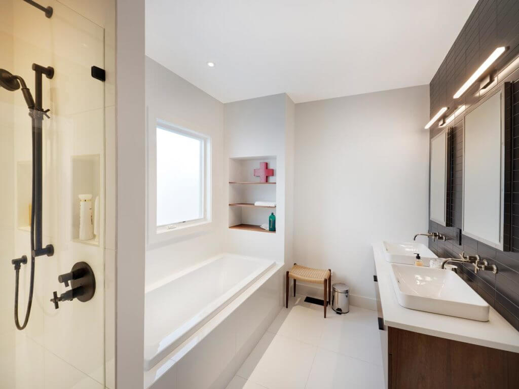 master bath - Oreo custom home
