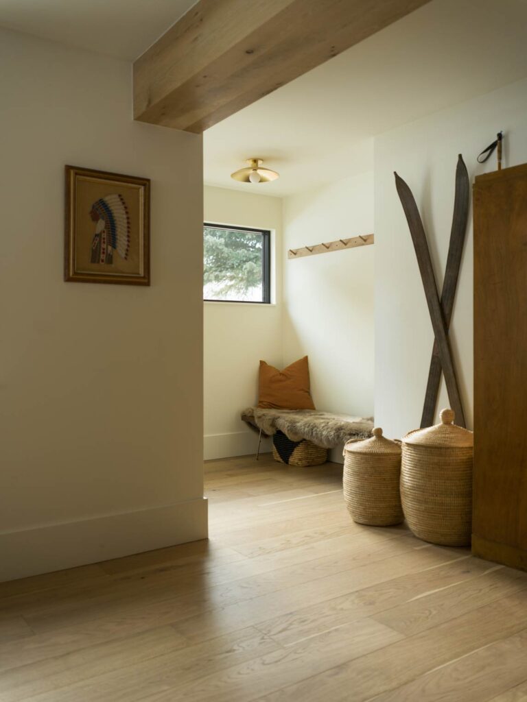bonus room entryway